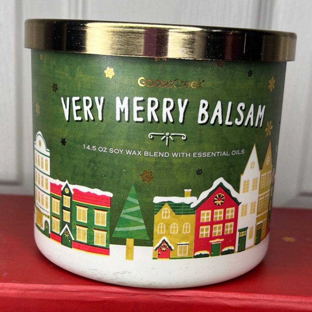 Goose Creek Very Merry Balsam Candle - Green and Gold